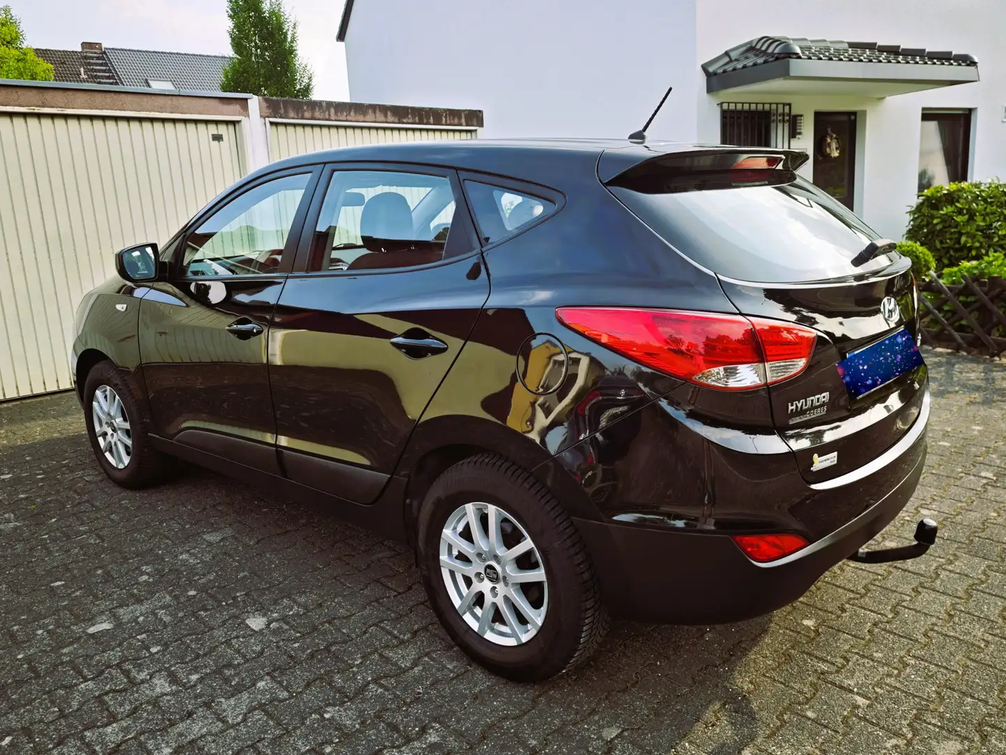 Hyundai iX35 ix35 1.6 2WD Fifa World Cup Edition Černá - 1