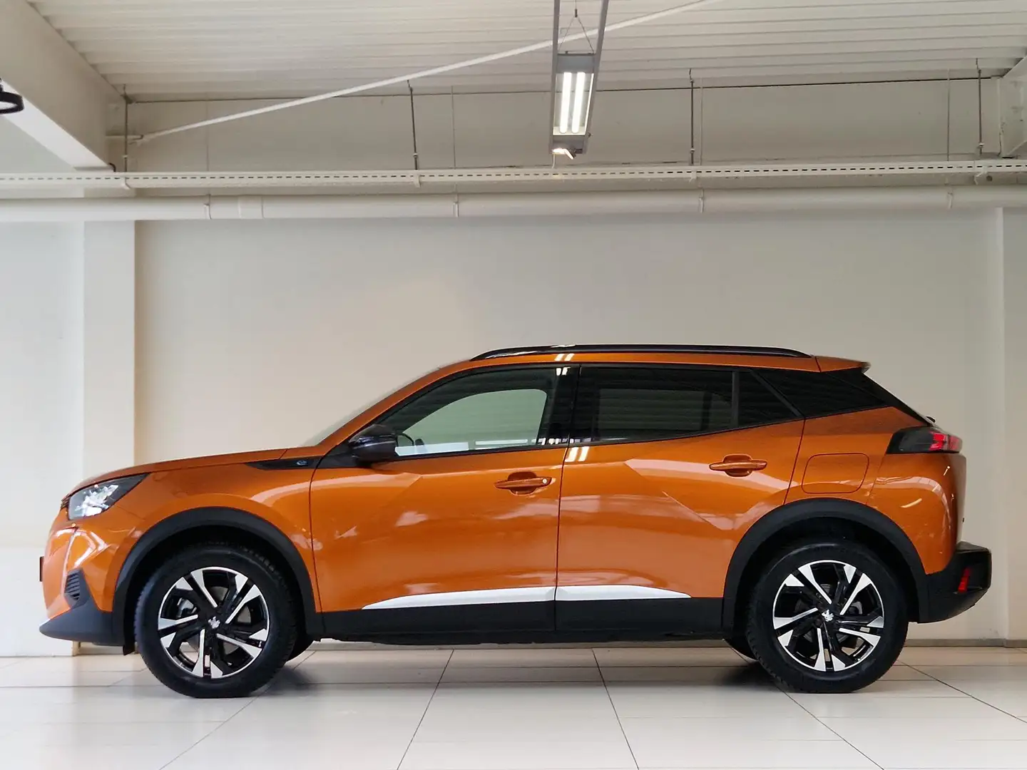 Peugeot e-2008 EV Allure Pack 50 kWh 3-Fase 11 kWh |  Stoelverwar Orange - 2