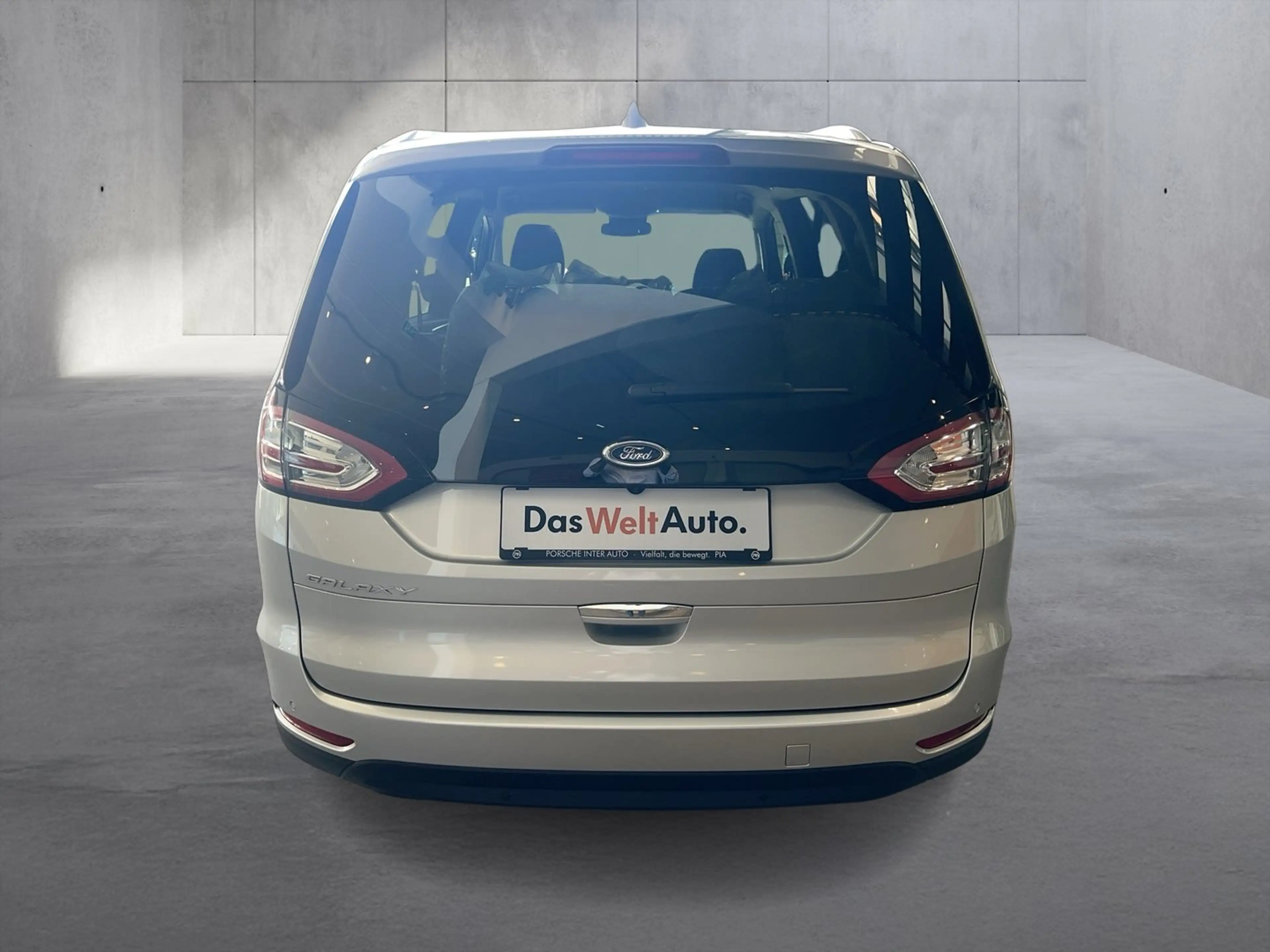 Ford Galaxy 2,0 EcoBlue Titanium Aut. — photo 4