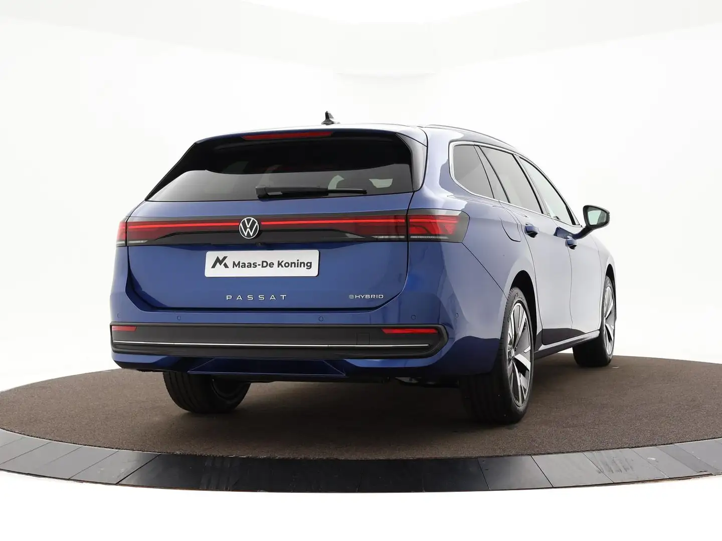 Volkswagen Passat Variant Business 1.5 eHybrid 204 pk 6 versn. DSG · Design Modrá - 2