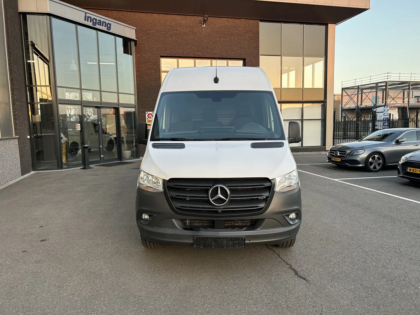 Mercedes-Benz Sprinter 317 CDI L3 H2 MBUX / 360 Camera / Geveerde stoel / Blanc - 2