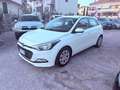 Hyundai i20 i20 II 2015 5p 1.2 Classic 75cv Weiß - thumbnail 1