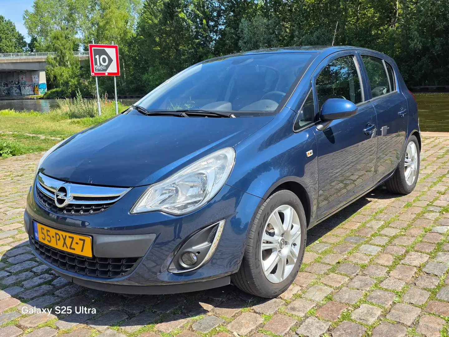 Opel Corsa 1.2-16V Cosmo Airco cruis control cv op afs elektr Bleu - 2