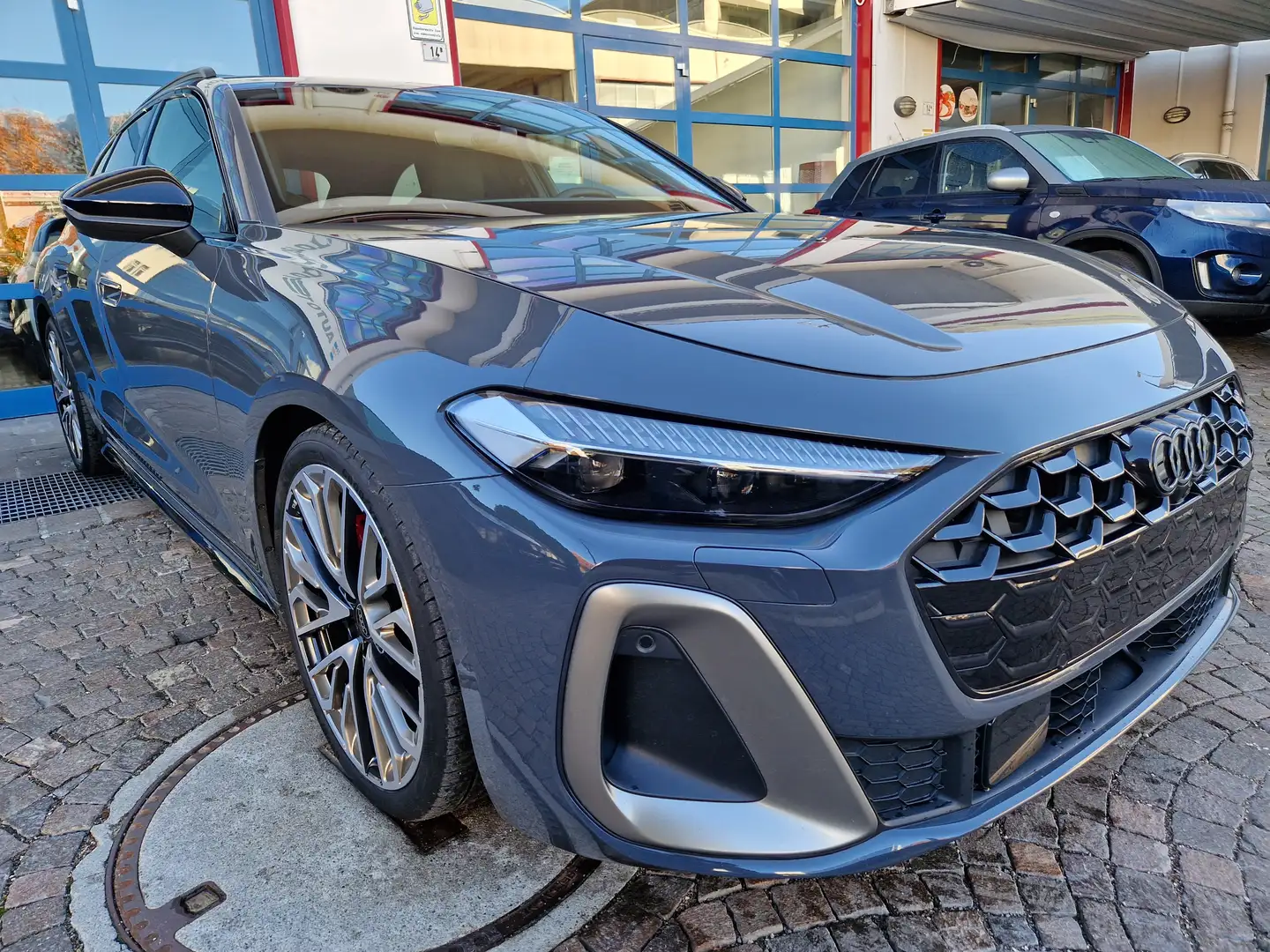 Audi A5 Av. 2.0TDI 228Cv quattro S line Matrix edition one Gris - 2