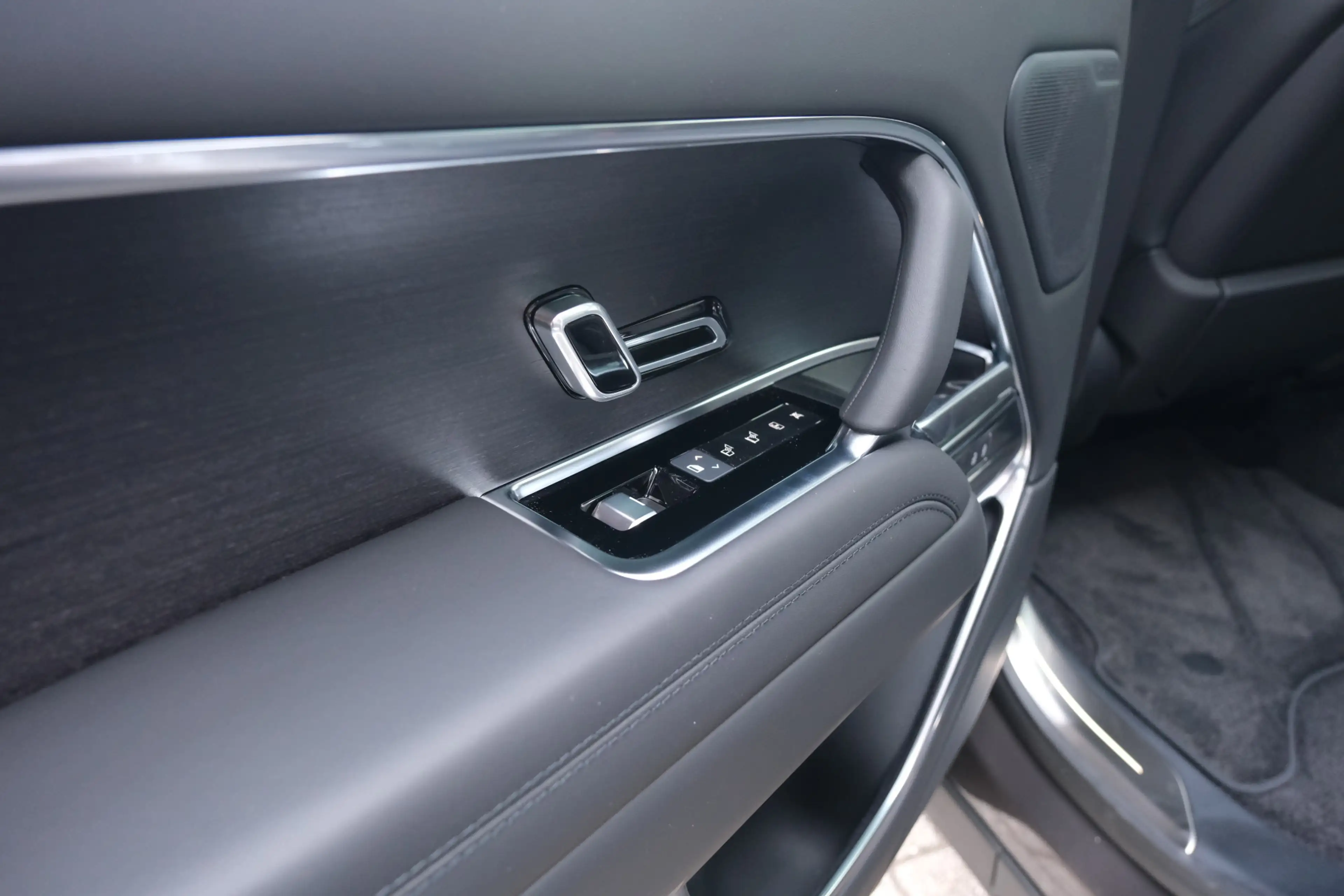 Land Rover Range Rover 3.0 P460e HSE | NP € 177.312,- | Elektrische trekh — photo 15