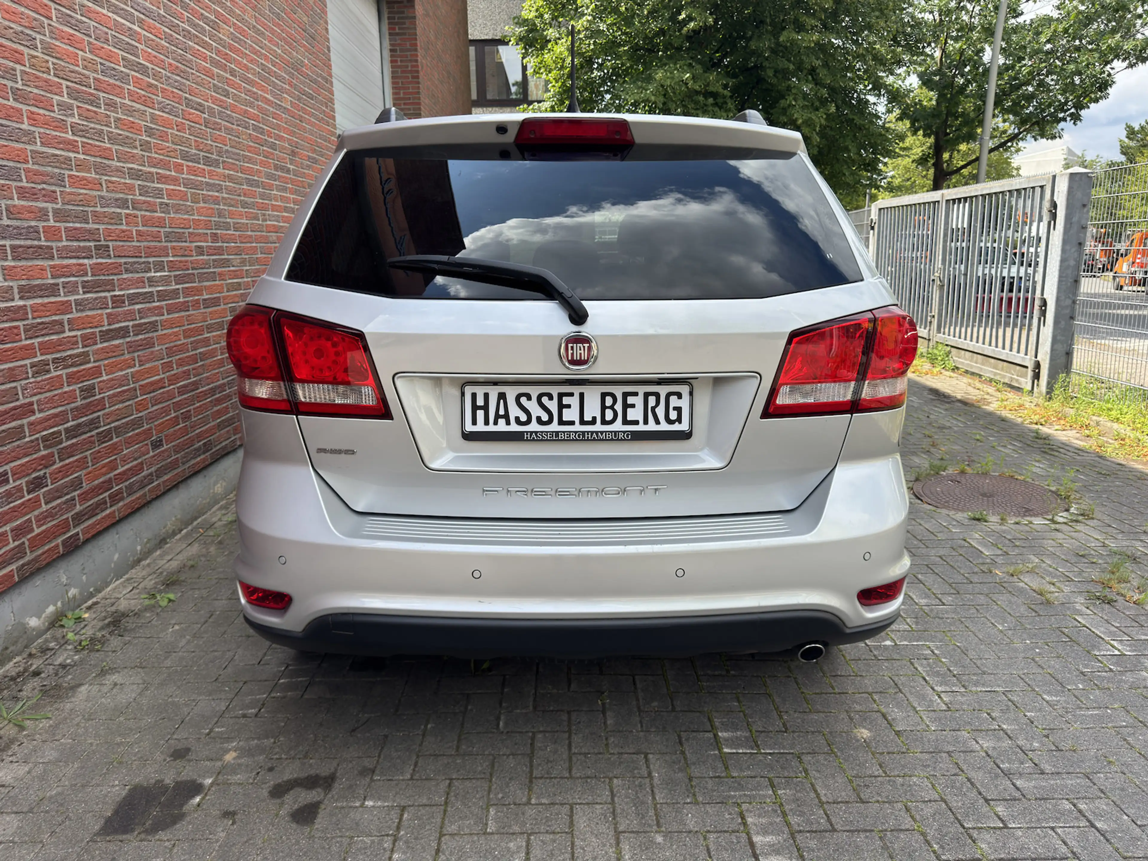 Fiat Freemont BLACK CODE AWD ALLRAD — photo 4
