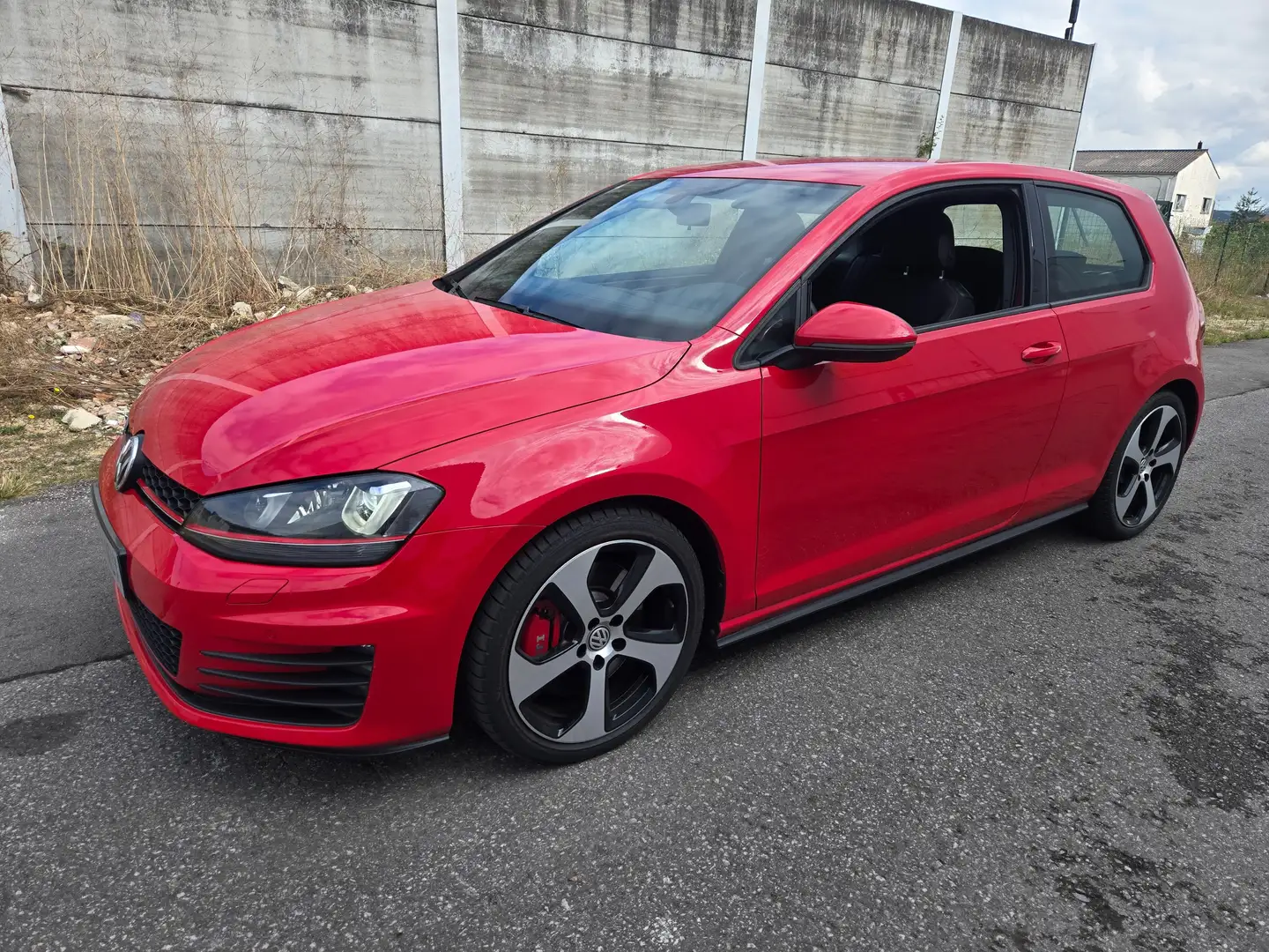 Volkswagen Golf GTI Rojo - 1