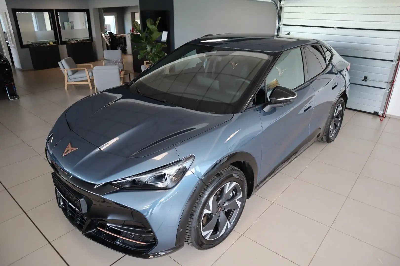 CUPRA Tavascan 210 kW Endurance/Allwetter/Matrix/Navi Albastru - 2