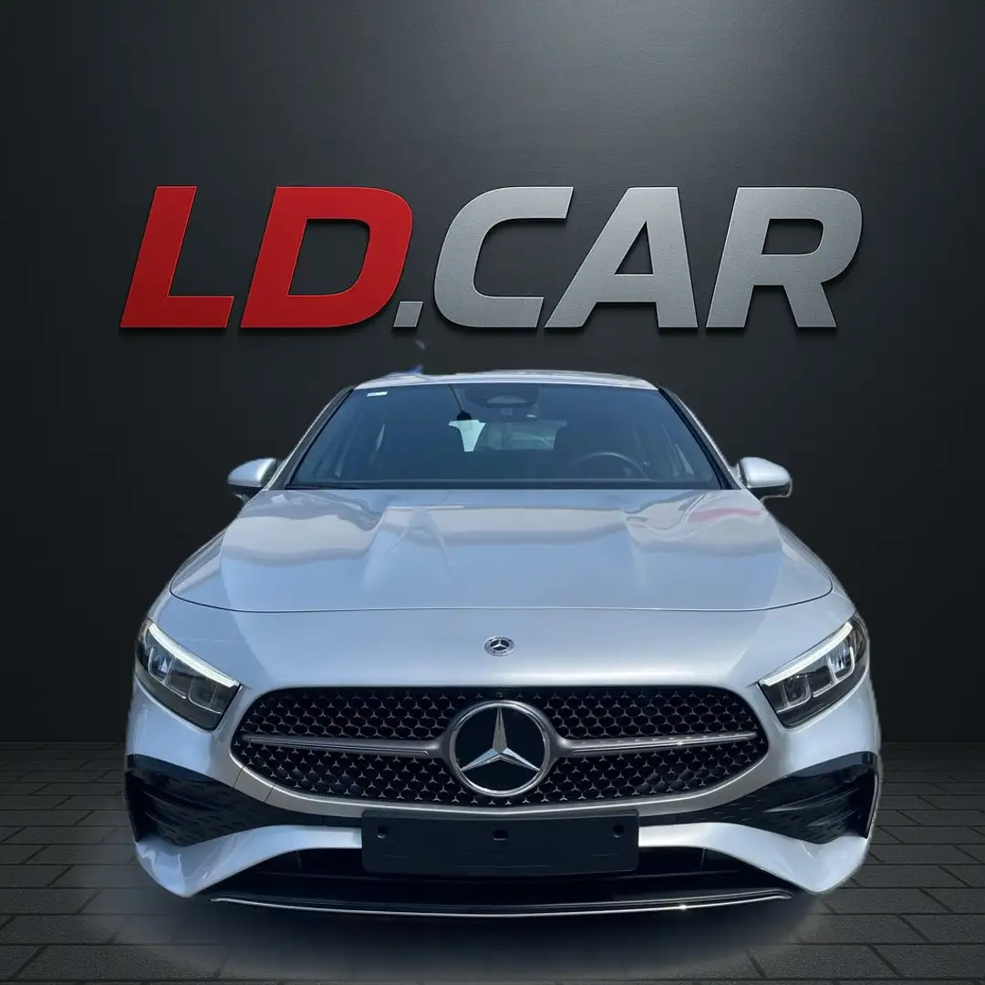 Mercedes-Benz A 180 180d AMG Line Premium Sport auto Argento - 2