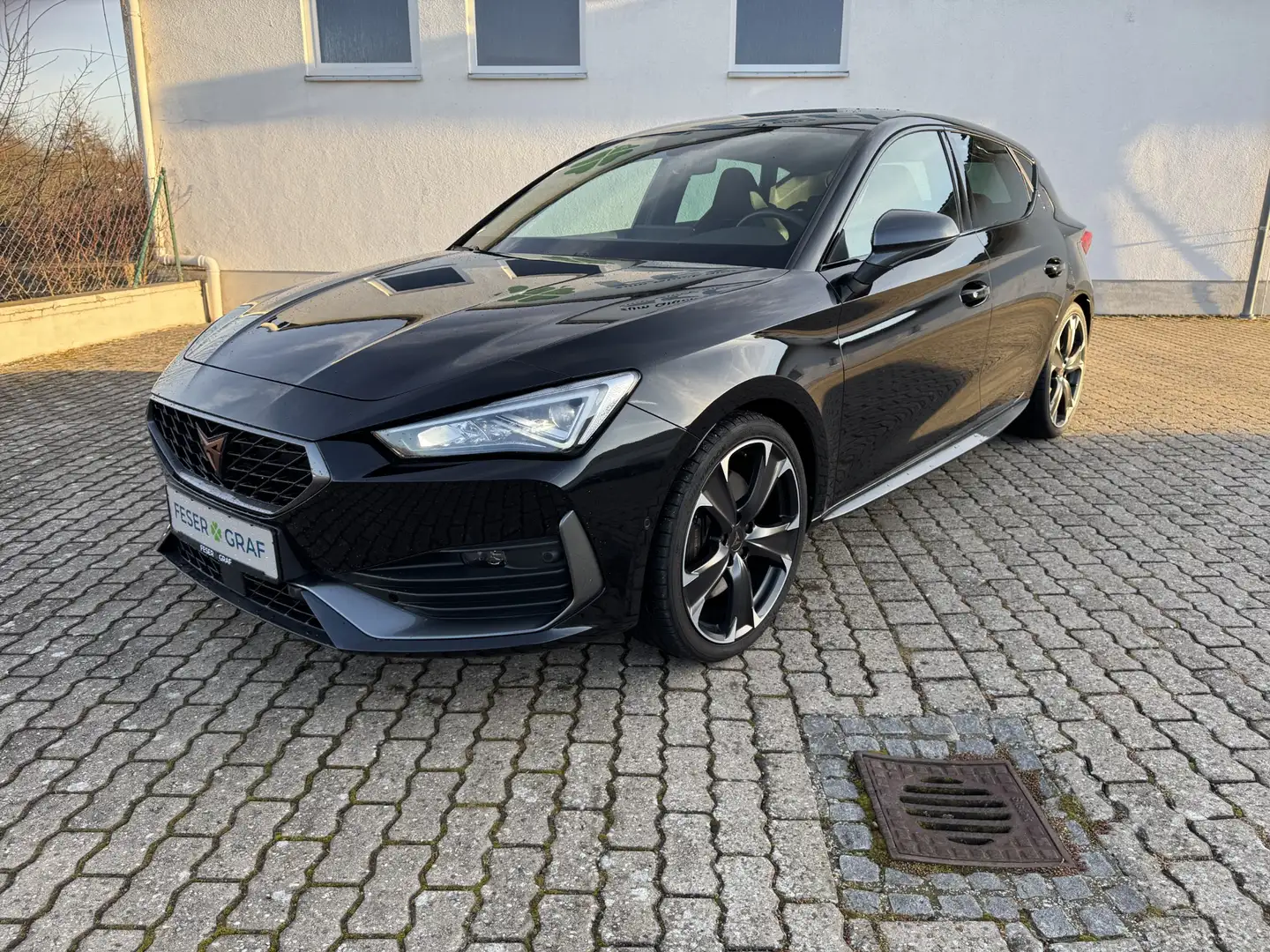 CUPRA Leon VZ 2.0 TSI DSG ACC BEATS KAM KESSY SCHWELLER Schwarz - 2