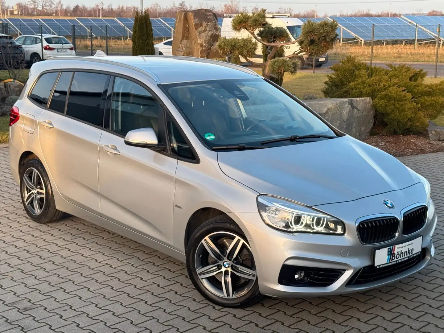 BMW 220 d xDrive Gran Tourer Sport Line LED AHK NAVI Silber - 1