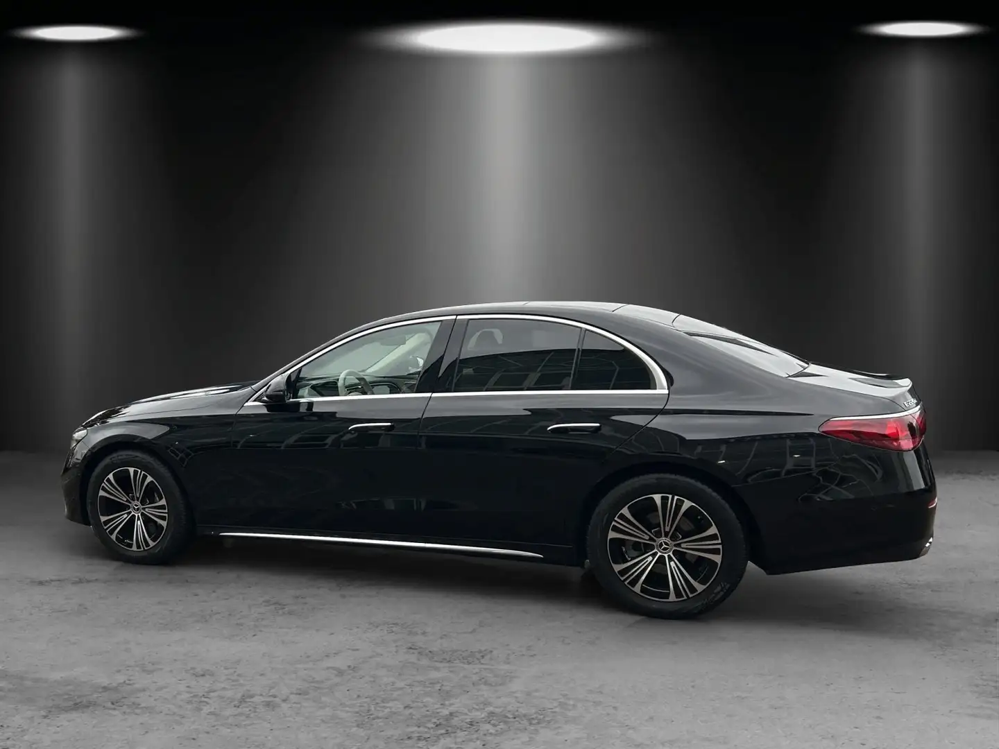 Mercedes-Benz E 220 E220d 4M Exlu Prem+ DISTRO Massage AHK Hyper HAL Noir - 2