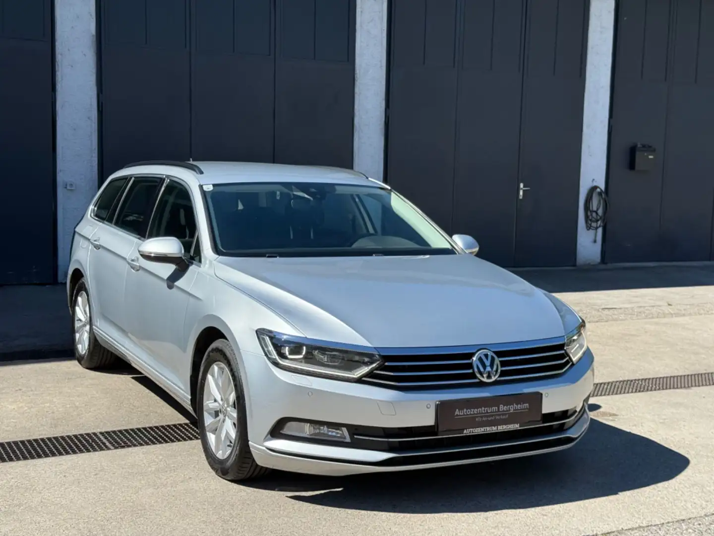 Volkswagen Passat Variant Comfortline 2,0 TDI DSG Silber - 2