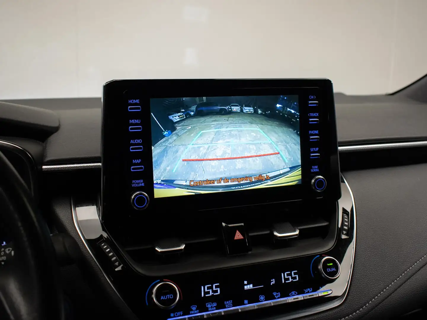 Toyota Corolla Touring Sports 1.8 Hybrid Business Plus Sport (NAV Zwart - 2