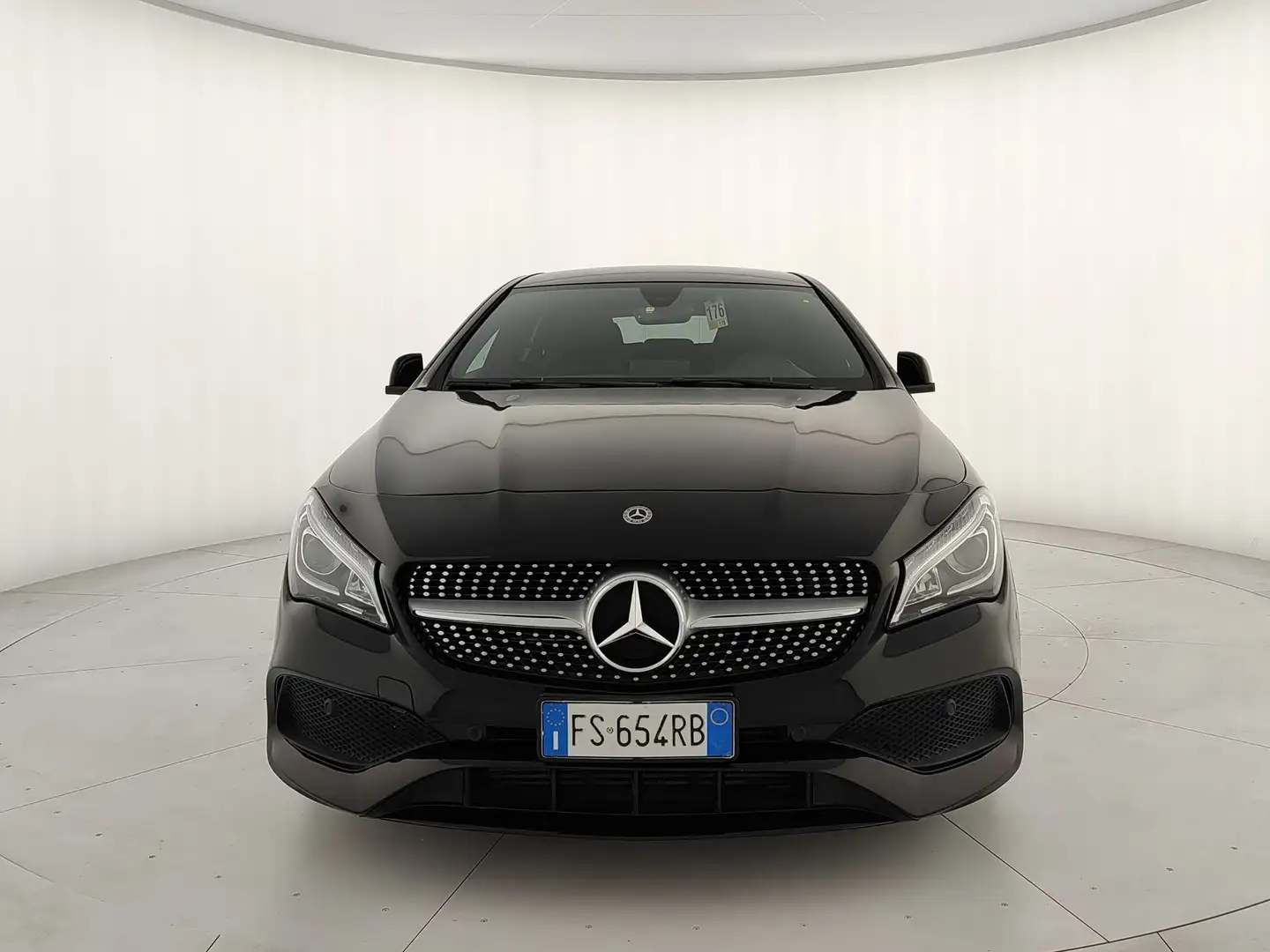 Mercedes-Benz CLA 200 D Shooting Brake Premium auto FL Zwart - 2