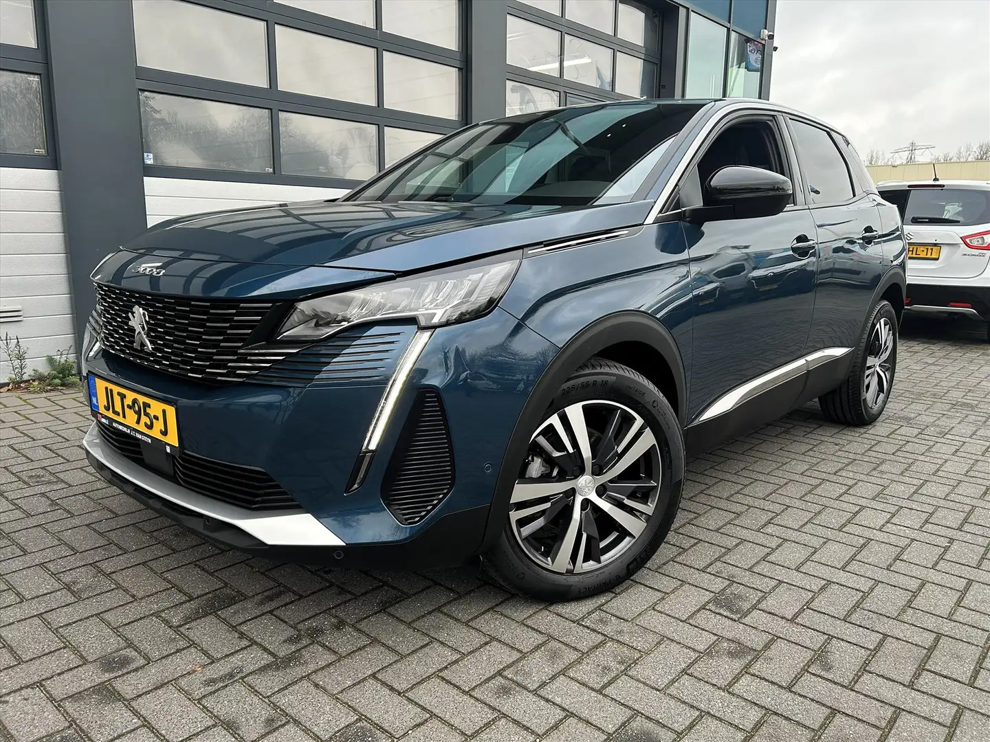 Peugeot 3008 1.2 Allure 130pk Aut. Carplay, Camera, Sensoren Blauw - 1