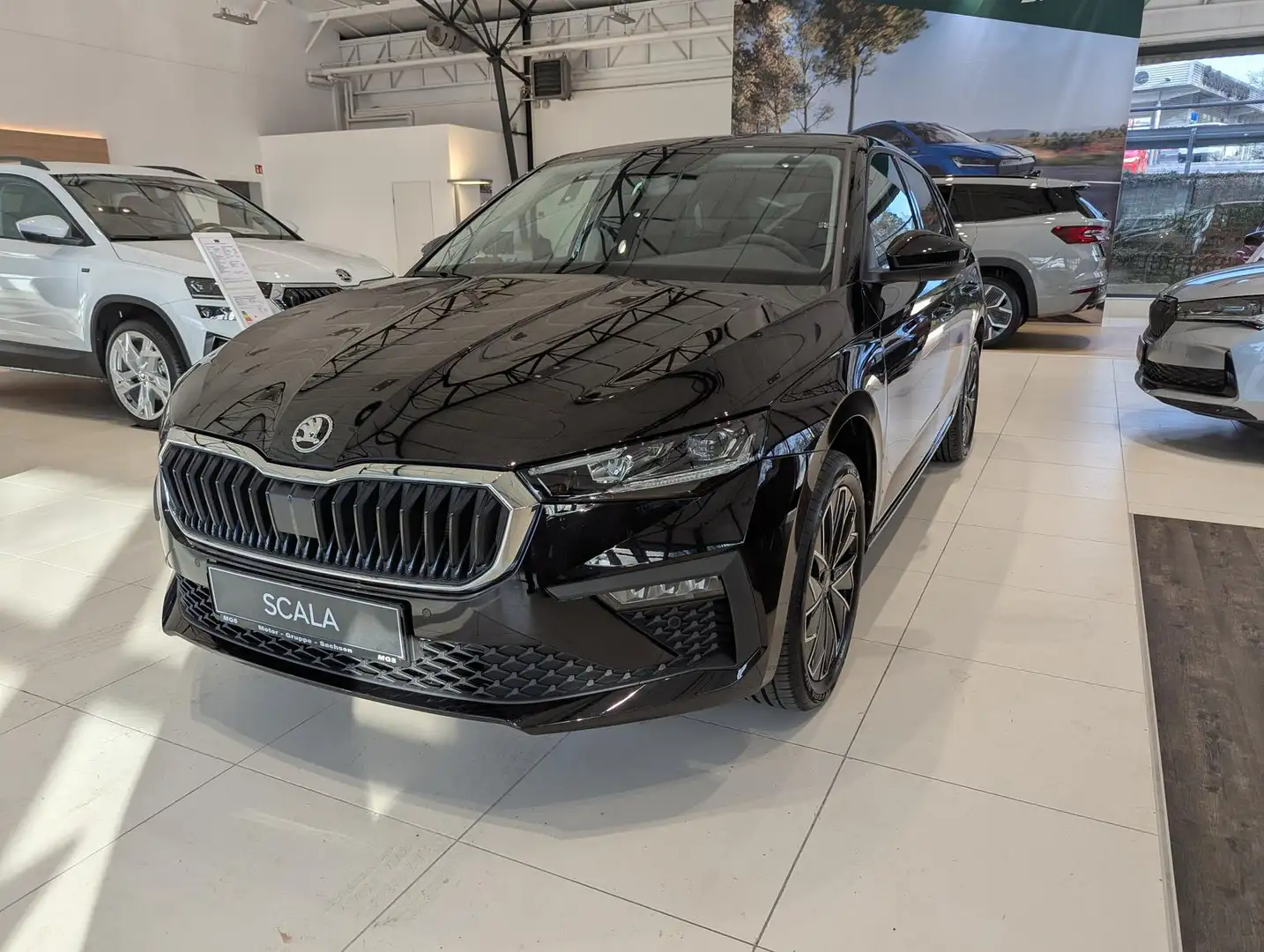 Skoda Scala 1.0 TSI Tour Schwarz - 2