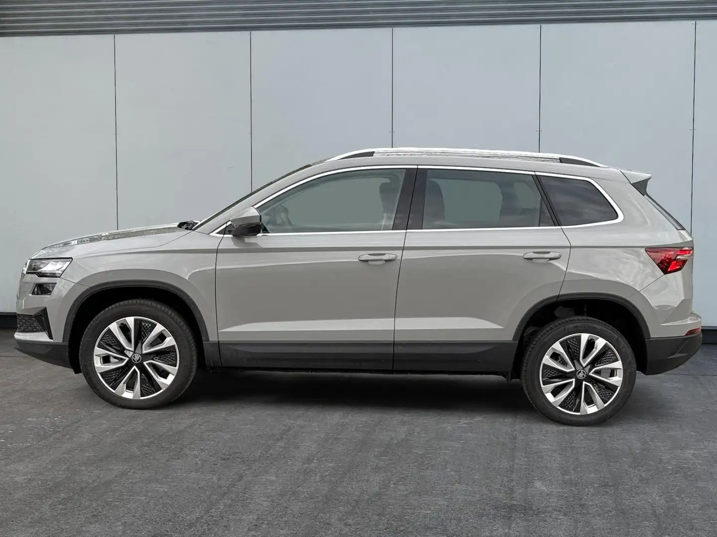 Skoda Karoq Selection AHK+KAMERA+EL.HECKKL.+SHZ+ACC+KESSY+1... Grau - 2