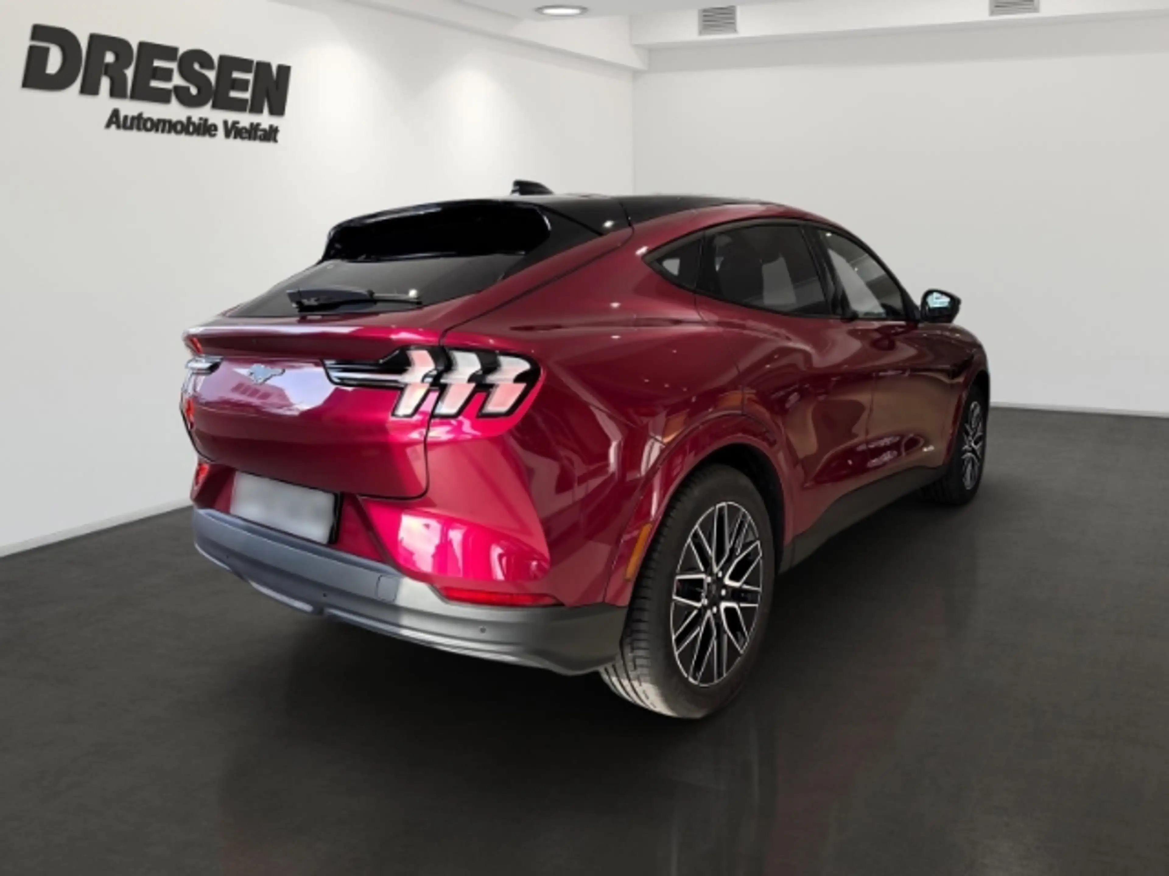 Ford Mustang Mach-E Premium Long Range RWD 88kWh *WÄRMEPUMPE*TECHNOLOG — photo 3