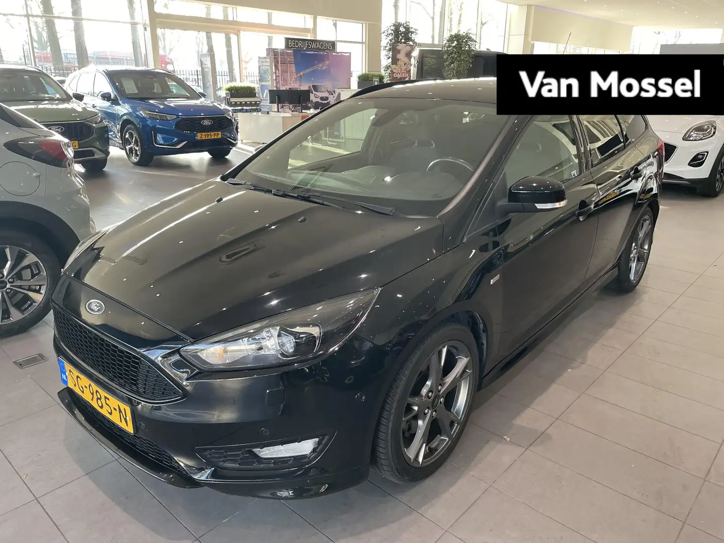 Ford Focus Wagon 1.5 ST-Line Xenon / Sync3 Navi / ECC Zwart - 1