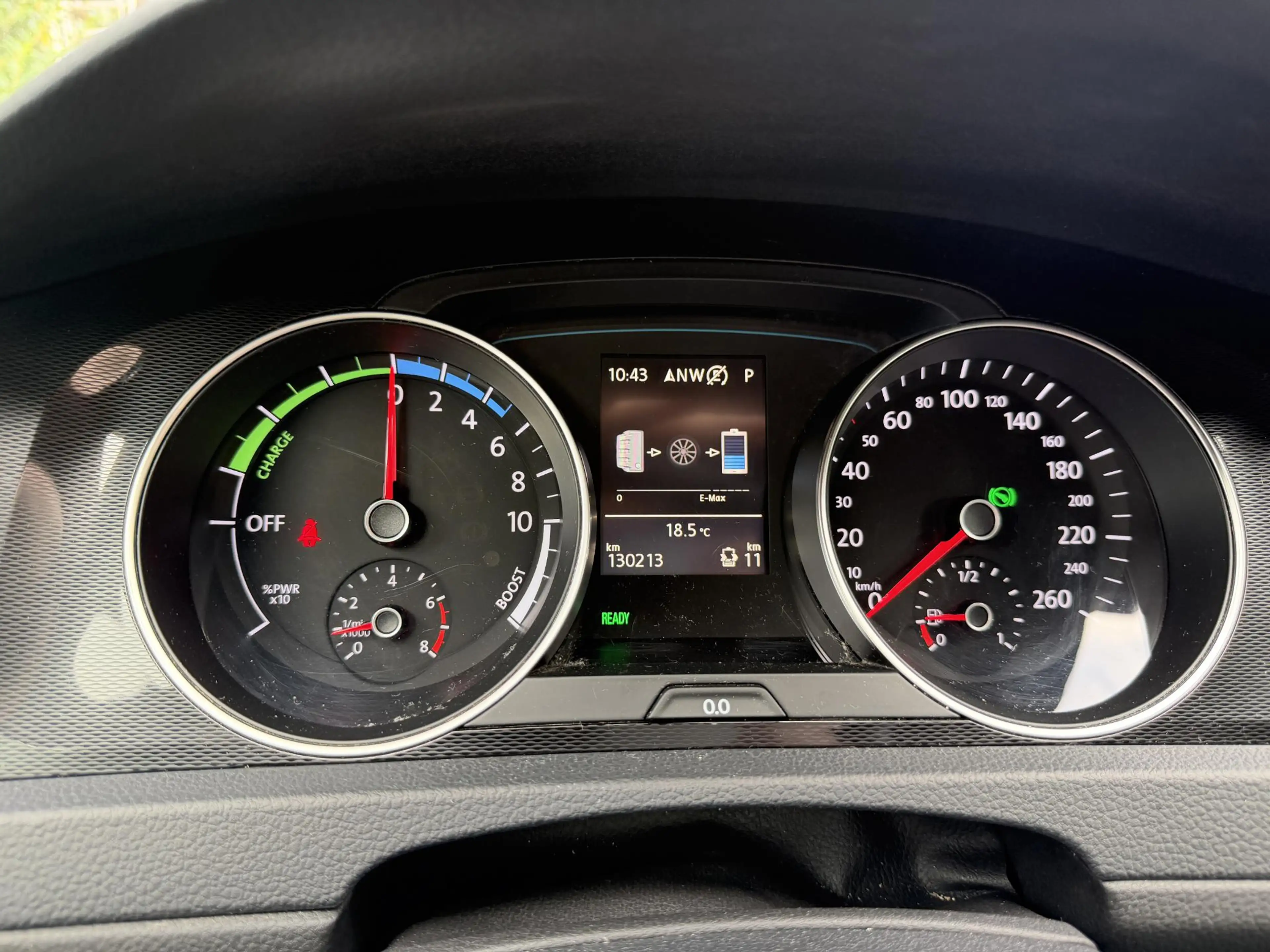 Volkswagen Golf GTE 1.4 TSI — photo 15