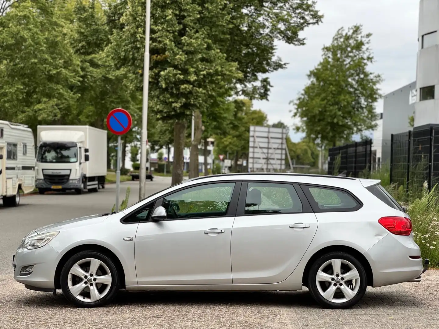 Opel Astra Sports Tourer 1.4 Turbo Edition/navi/psensor/trekh Grijs - 2