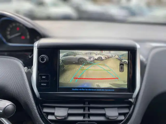 Peugeot 2008 view 11