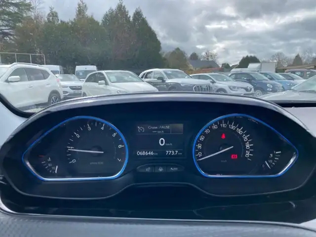Peugeot 2008 view 9