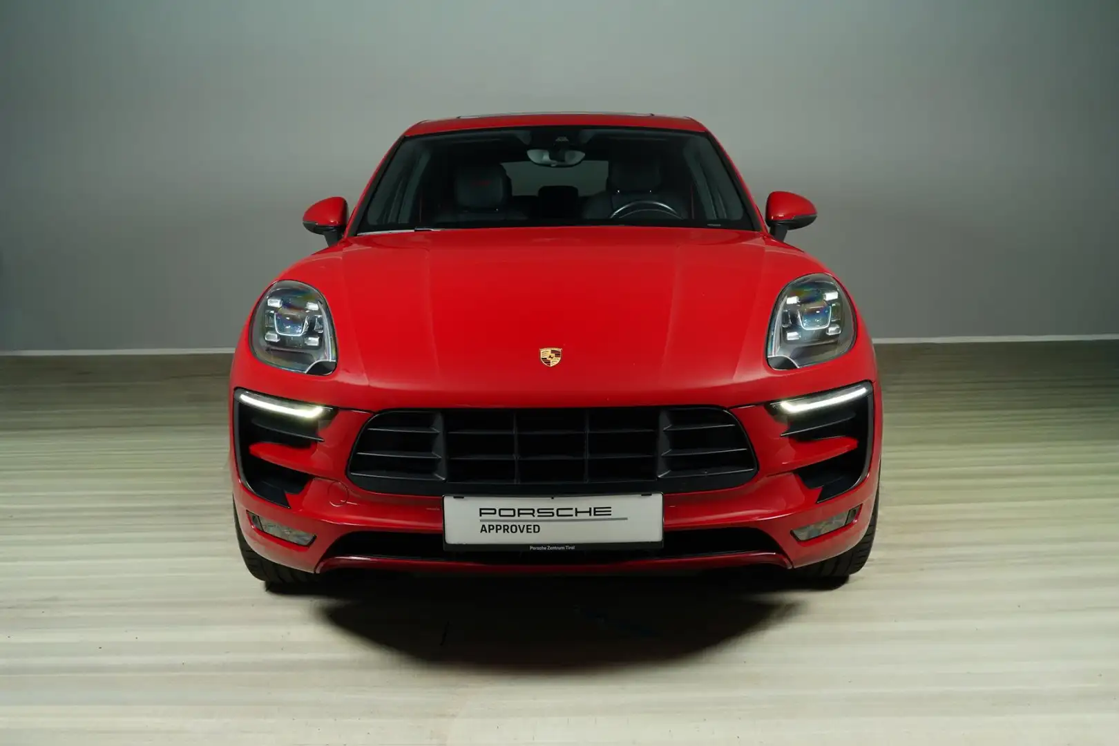 Porsche Macan GTS Rot - 2