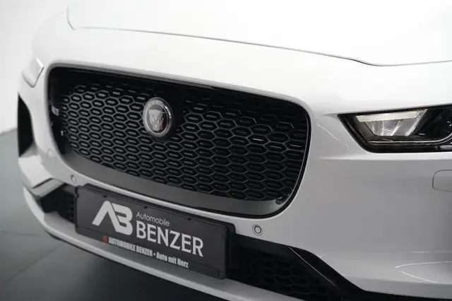 Jaguar I-Pace view 8
