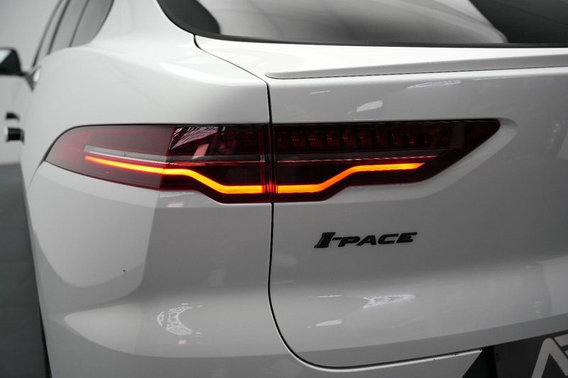 Jaguar I-Pace I-PACE 400 AWD/Black-Pack/CarPlay/MERIDIAN/89,6% — photo 14