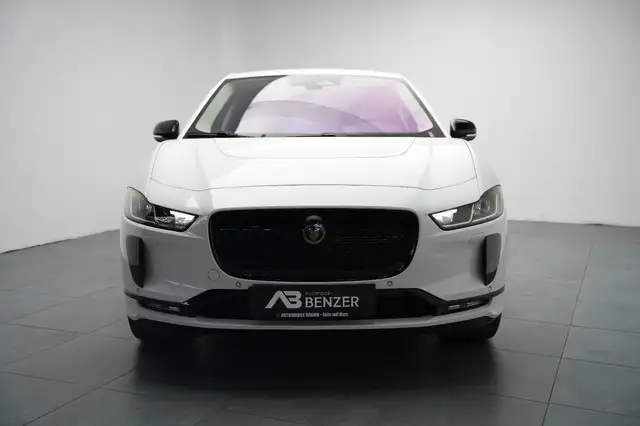 Jaguar I-Pace view 3