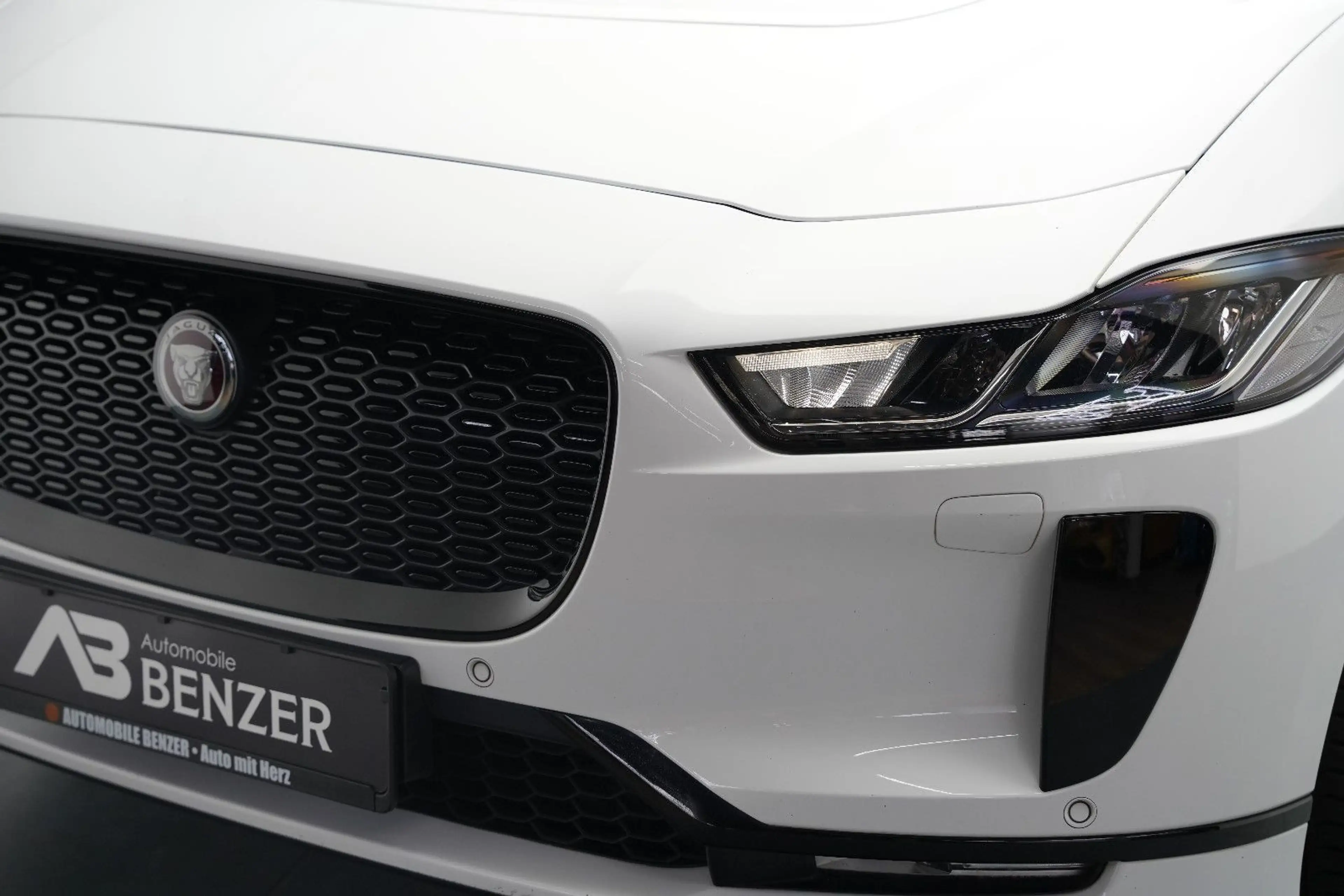 Jaguar I-Pace I-PACE 400 AWD/Black-Pack/CarPlay/MERIDIAN/89,6% — photo 7