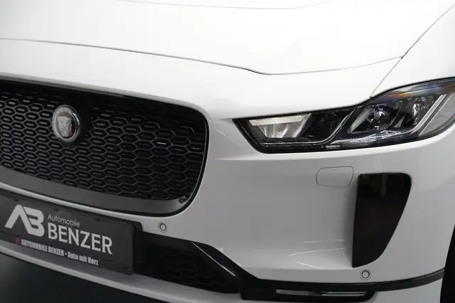Jaguar I-Pace view 7