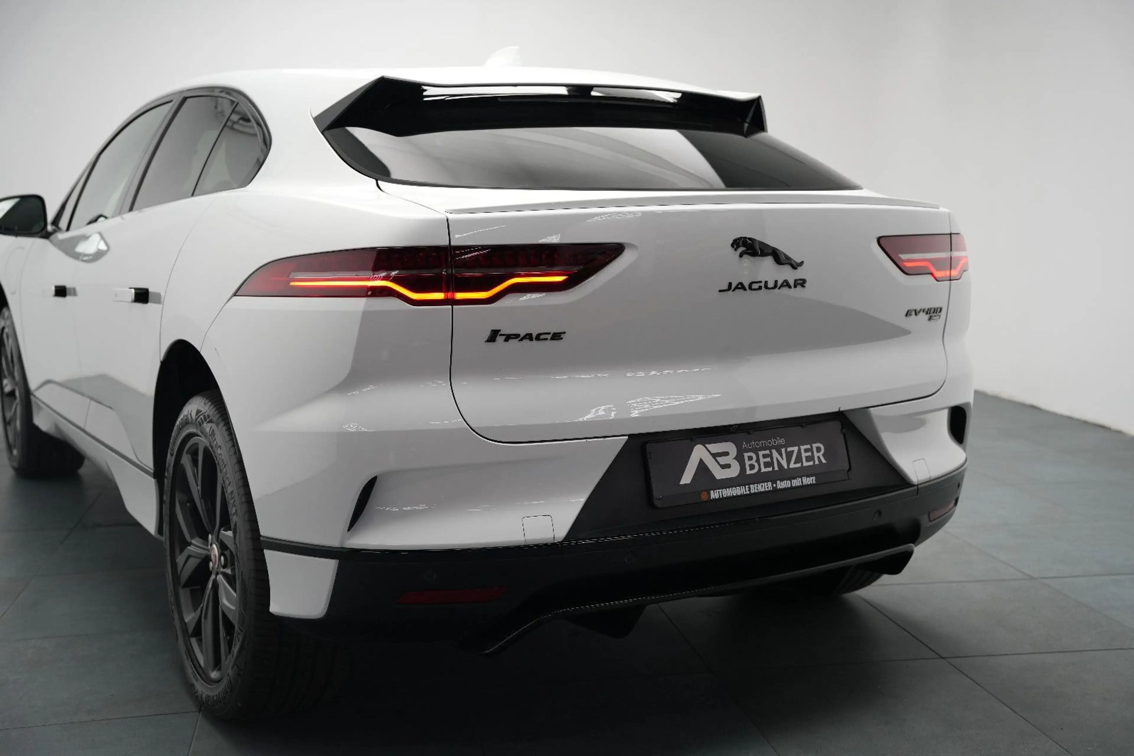 Jaguar I-Pace I-PACE 400 AWD/Black-Pack/CarPlay/MERIDIAN/89,6% — photo 11