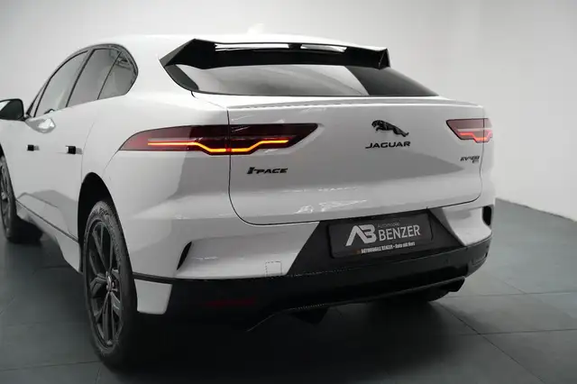 Jaguar I-Pace view 11