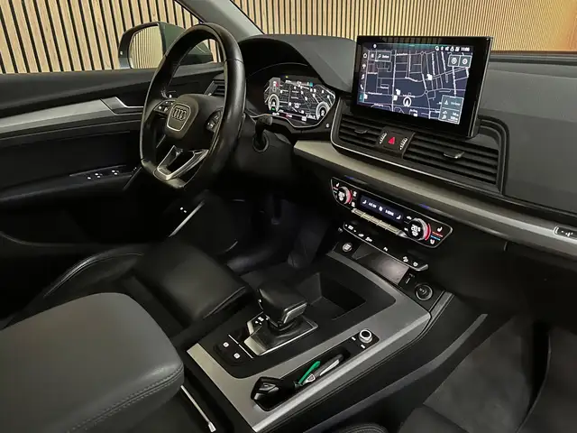 Audi Q5 view 5