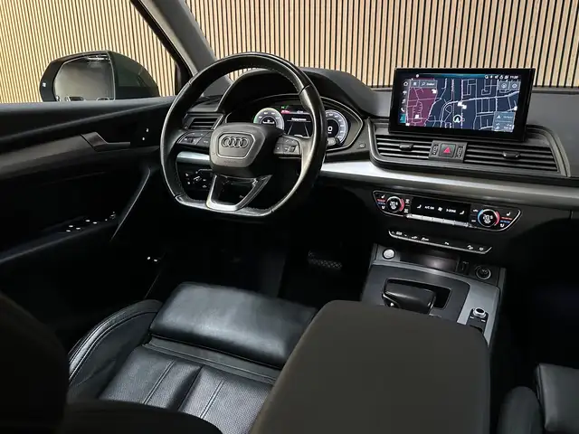 Audi Q5 view 9