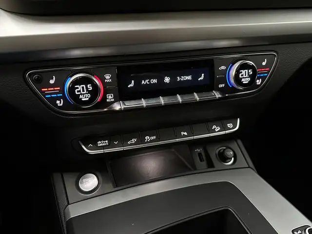 Audi Q5 view 16