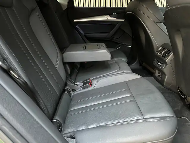 Audi Q5 view 8