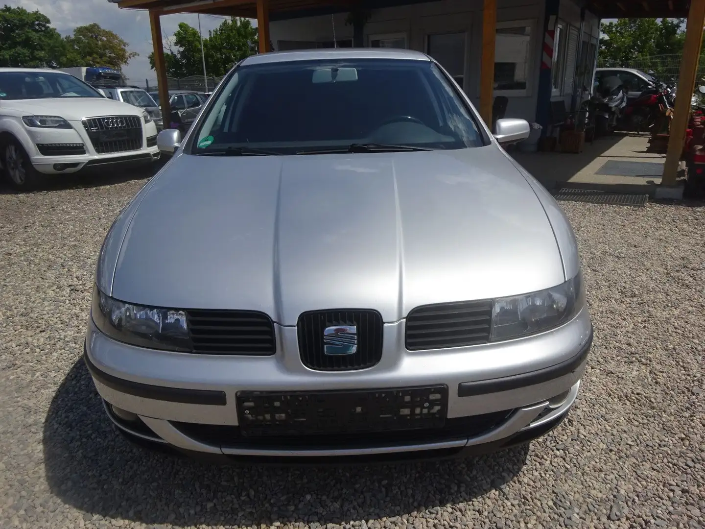 SEAT Leon 1,8 20V Sport Gris - 2