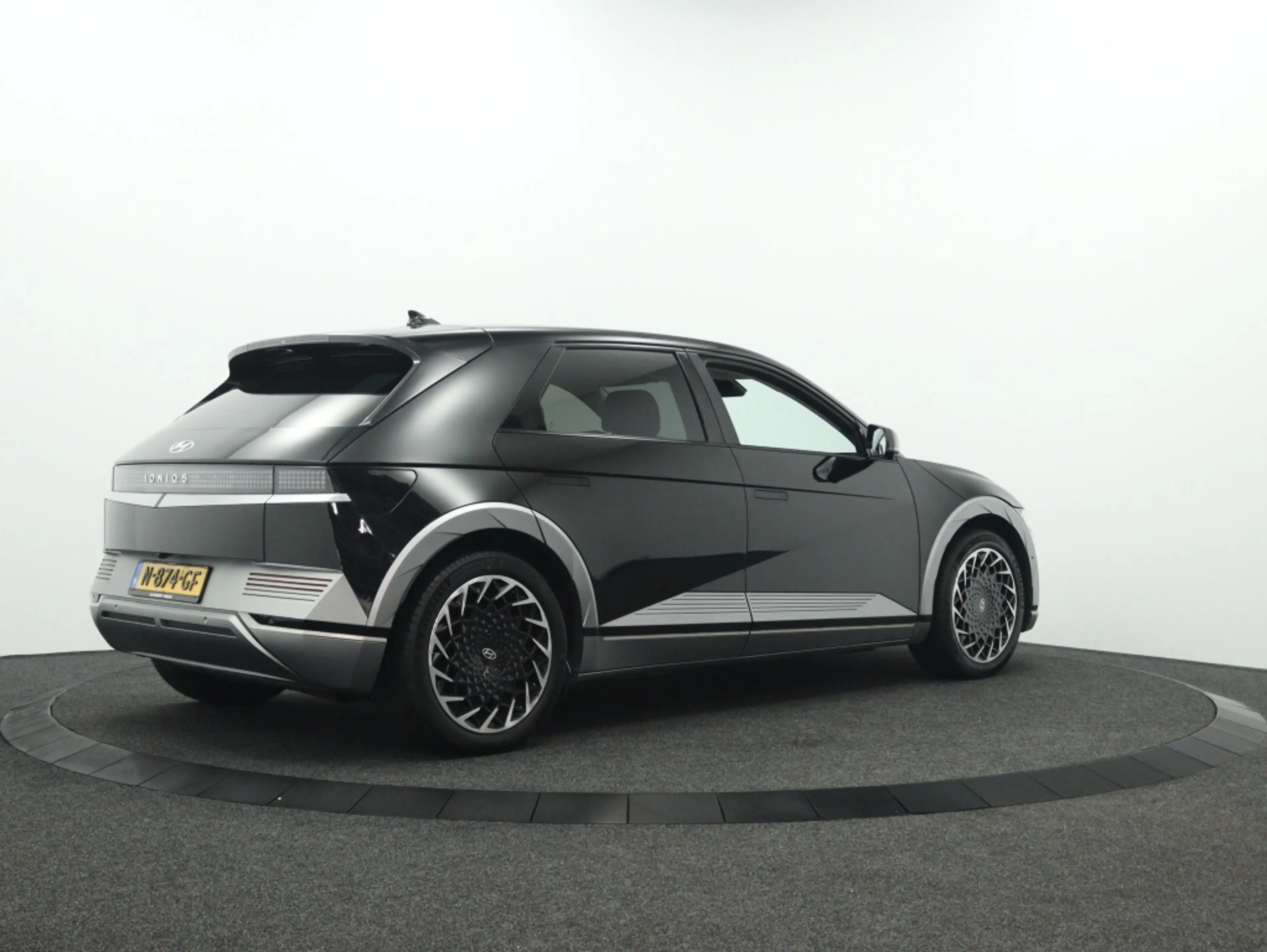 Hyundai IONIQ 5 Lounge 73kWh 2WD | Bose Audio | 360 camera | Leder — photo 2