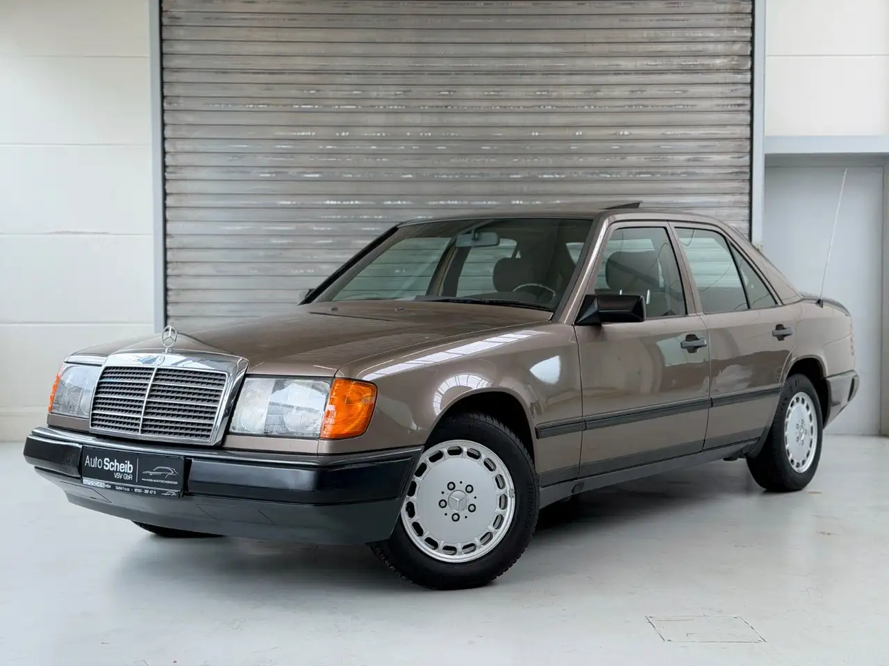 Mercedes-Benz 300 E*W124*Automatik*Klima*Schiebedach*, foto 1