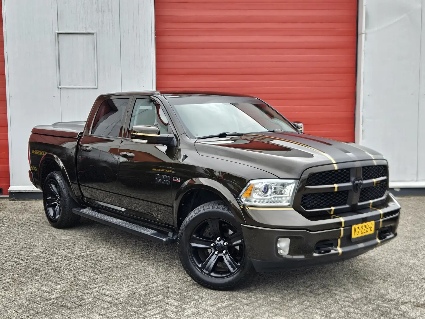 Dodge RAM 1500 5.7 V8 Hemi Quad Cab 6'4 Facelift Bruin - 1