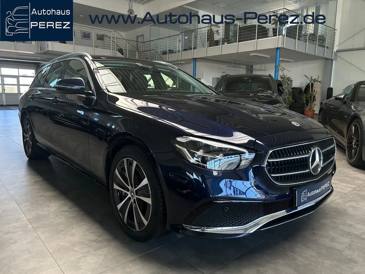 Mercedes-Benz E 300 T de AVANTGARDE PANORAMA-AHK-KAMERA-LED Синий - 1