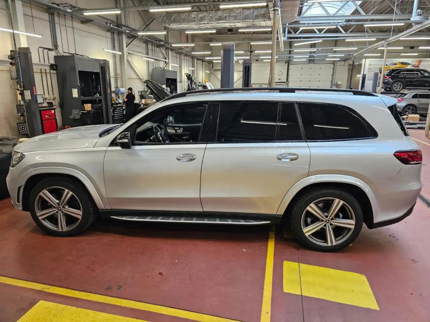 Mercedes-Benz GLS 580 580 AMG Line 4MATIC Silber - 2