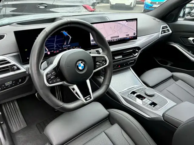 BMW 3 Series view 13
