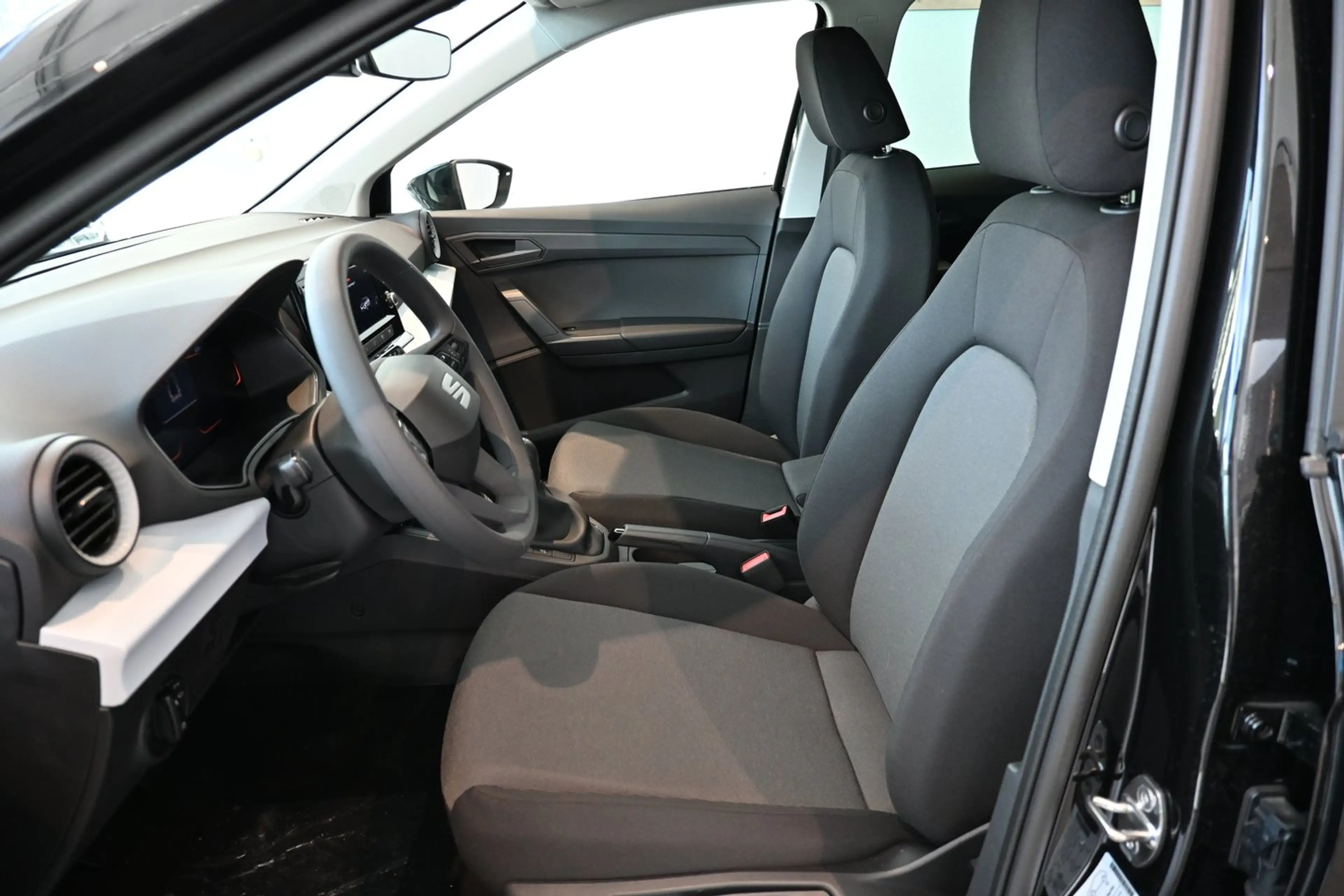 SEAT Arona Reference Edition 1.0 TSI — photo 4
