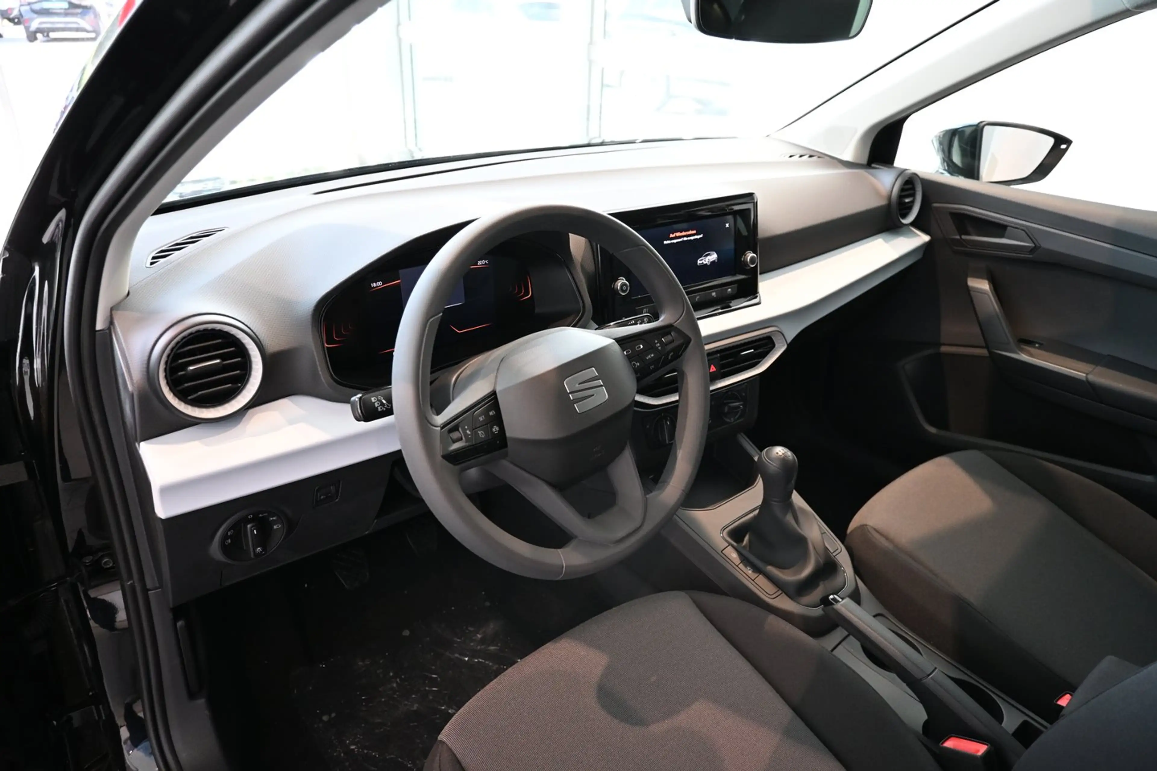 SEAT Arona Reference Edition 1.0 TSI — photo 5