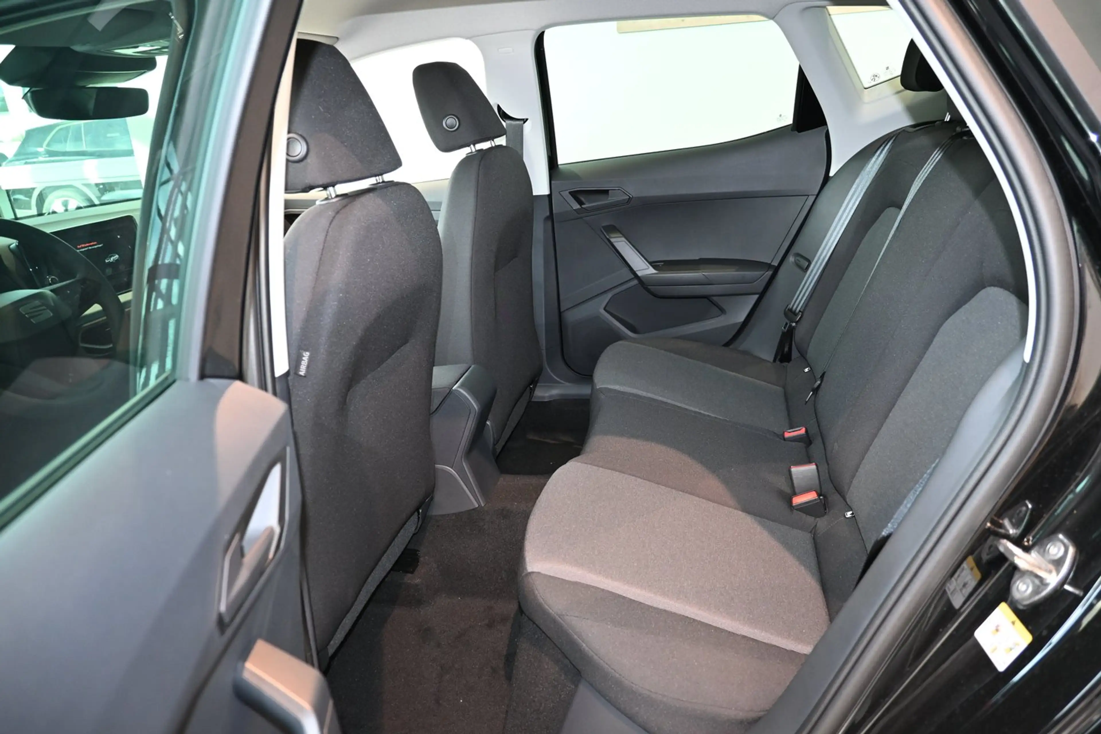 SEAT Arona Reference Edition 1.0 TSI — photo 7